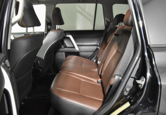Подержанный автомобиль Toyota Land Cruiser Prado 2017 года (11 фото)