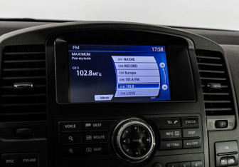 Подержанный автомобиль Nissan Pathfinder 2010 года (13 фото)