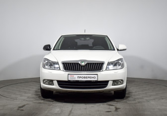 Подержанный автомобиль Skoda Octavia Liftback 2012 года (2 фото)