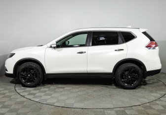 Подержанный автомобиль Nissan X-Trail 2018 года (8 фото)