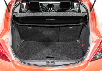 Подержанный автомобиль Opel Corsa 2008 года (17 фото)