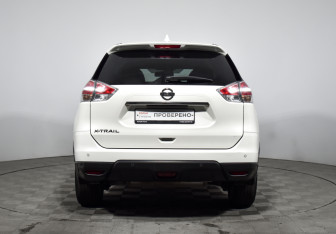 Подержанный автомобиль Nissan X-Trail 2017 года (6 фото)