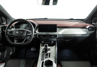 Подержанный автомобиль Geely Coolray 2020 года (13 фото)