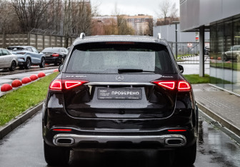 Подержанный автомобиль Mercedes-Benz GLE 2020 года (5 фото)