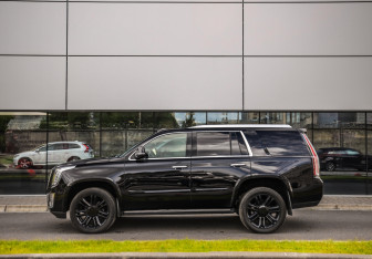 Подержанный автомобиль Cadillac Escalade Suv 2016 года (9 фото)