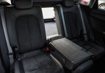 Подержанный автомобиль Audi Q3 2021 года (28 фото)