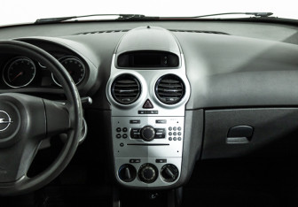 Подержанный автомобиль Opel Corsa 2010 года (14 фото)