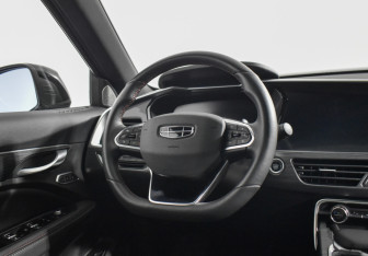 Подержанный автомобиль Geely Tugella 2024 года (17 фото)