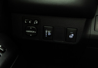 Подержанный автомобиль Toyota RAV4 2016 года (21 фото)