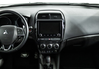 Подержанный автомобиль Mitsubishi ASX 2021 года (14 фото)
