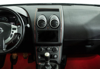 Подержанный автомобиль Nissan Qashqai+2 2011 года (14 фото)