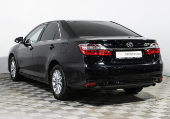 Подержанный автомобиль Toyota Camry Sedan 2016 года (7 фото)