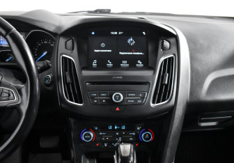 Подержанный автомобиль Ford Focus Wagon 2018 года (16 фото)