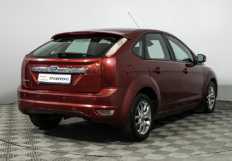 Подержанный автомобиль Ford Focus Hatchback 2008 года (5 фото)