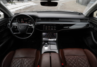 Подержанный автомобиль Audi A8 2019 года (12 фото)