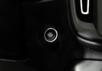 Подержанный автомобиль Volvo XC40 2019 года (18 фото)