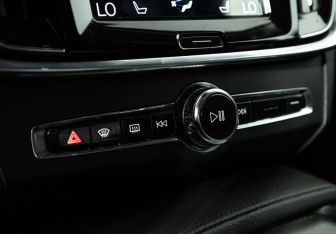 Подержанный автомобиль Volvo S90 2019 года (22 фото)