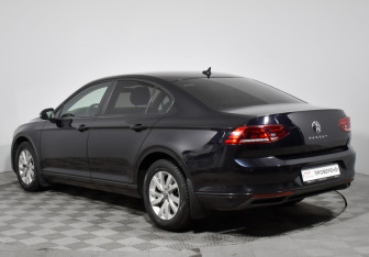 Подержанный автомобиль Volkswagen Passat Sedan 2020 года (7 фото)