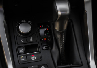 Подержанный автомобиль Lexus NX 2015 года (23 фото)