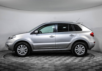 Подержанный автомобиль Renault Koleos 2013 года (8 фото)