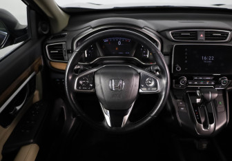 Подержанный автомобиль Honda CR-V 2018 года (10 фото)
