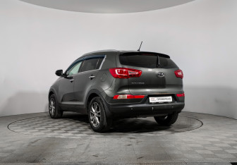 Подержанный автомобиль Kia Sportage 2011 года (7 фото)