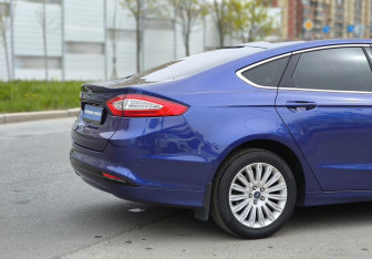 Подержанный автомобиль Ford Mondeo Sedan 2015 года (8 фото)