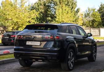 Подержанный автомобиль Volkswagen Teramont 2022 года (6 фото)