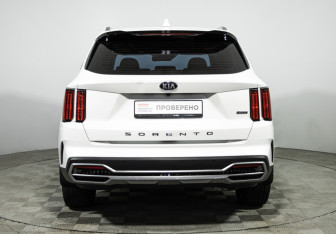 Подержанный автомобиль Kia Sorento 2021 года (6 фото)