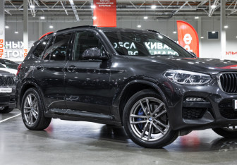 Подержанный автомобиль BMW X3 2021 года (6 фото)