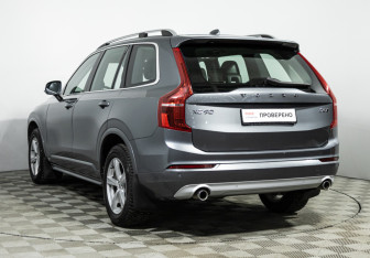 Подержанный автомобиль Volvo XC90 2019 года (7 фото)
