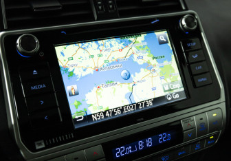 Подержанный автомобиль Toyota Land Cruiser Prado 2017 года (20 фото)