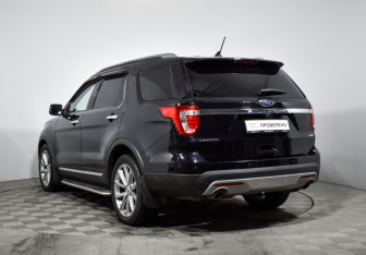 Подержанный автомобиль Ford Explorer 2018 года (7 фото)