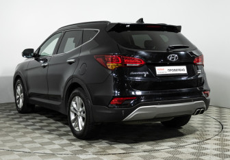 Подержанный автомобиль Hyundai Santa Fe 2017 года (7 фото)