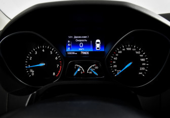 Подержанный автомобиль Ford Focus Wagon 2016 года (19 фото)