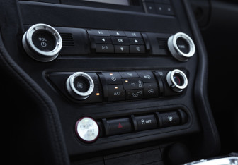 Подержанный автомобиль Ford Mustang Coupe 2020 года (30 фото)