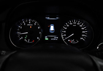 Подержанный автомобиль Nissan X-Trail 2018 года (19 фото)