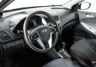 Подержанный автомобиль Hyundai Solaris Sedan 2013 года (11 фото)