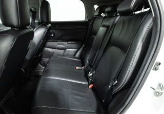 Подержанный автомобиль Mitsubishi ASX 2014 года (10 фото)