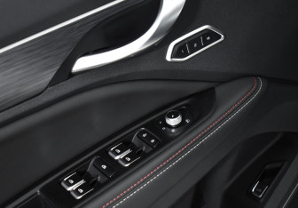 Подержанный автомобиль Geely Tugella 2021 года (10 фото)