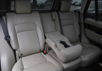 Подержанный автомобиль Land Rover Range Rover 2022 года (33 фото)