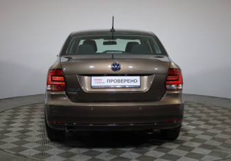 Подержанный автомобиль Volkswagen Polo Sedan 2017 года (6 фото)
