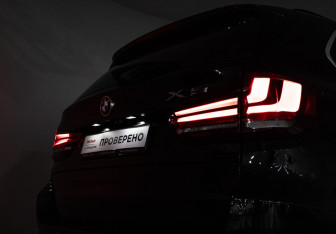 Подержанный автомобиль BMW X5 2016 года (27 фото)