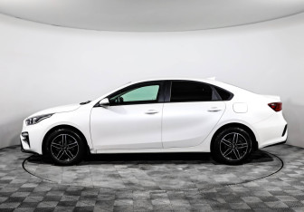 Подержанный автомобиль Kia Cerato Sedan 2020 года (10 фото)