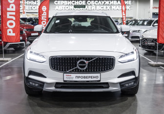 Подержанный автомобиль Volvo V90 Cross Country 2018 года (4 фото)