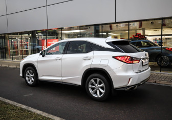 Подержанный автомобиль Lexus RX 2016 года (5 фото)