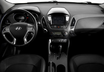 Подержанный автомобиль Hyundai ix35 2015 года (14 фото)