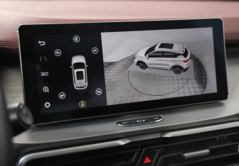 Подержанный автомобиль Geely Coolray 2020 года (17 фото)