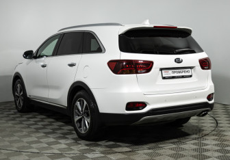 Подержанный автомобиль Kia Sorento 2018 года (7 фото)