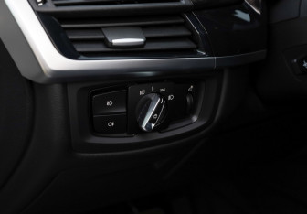 Подержанный автомобиль BMW X5 2014 года (13 фото)